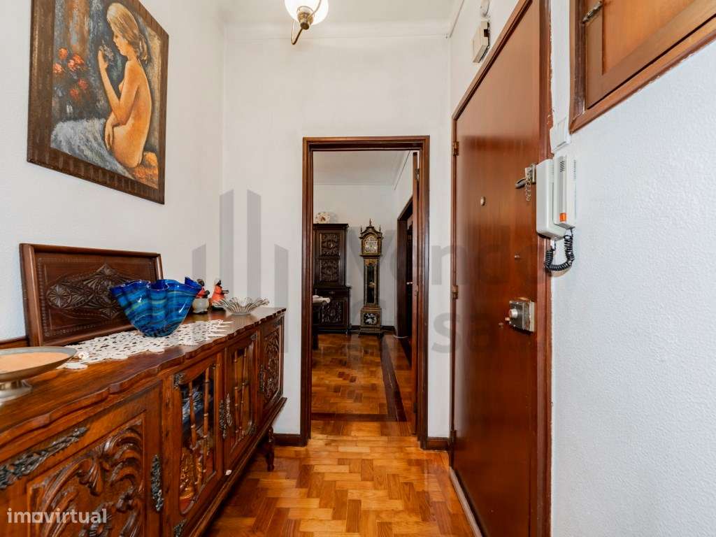 Vende-se T6+1 Braga À Av. Liberdade-12