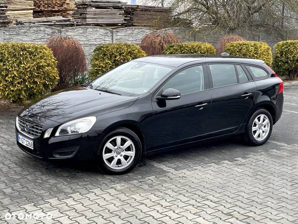 Volvo V60 D2 Momentum - 2