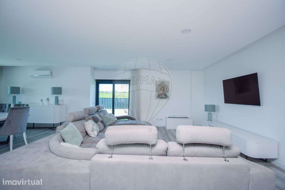 Moradia T5 para venda-9