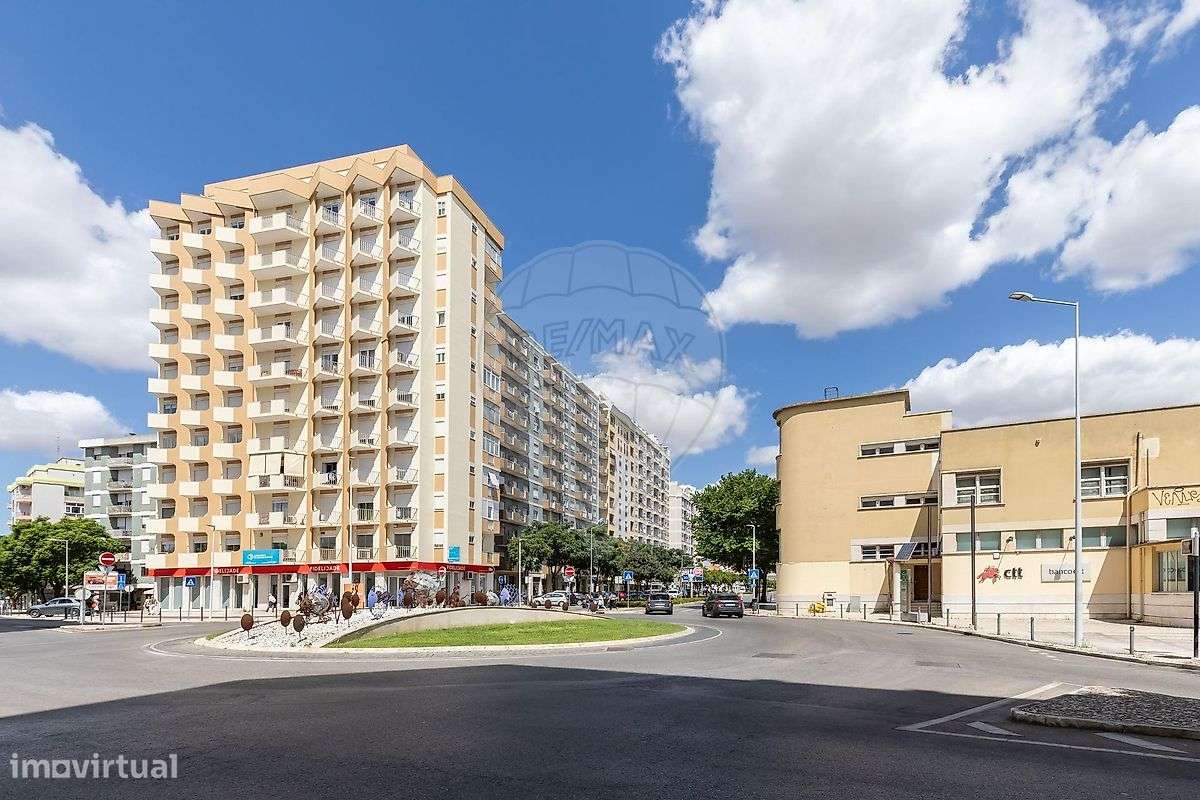 Apartamento T4 para arrendamento - Grande imagem: 2/48