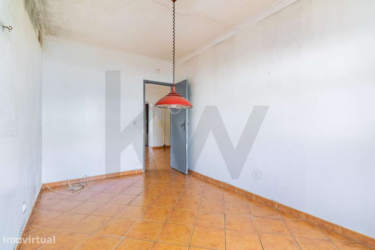 Moradia Bi – Familiar, com 2 Casas Tipologia T3, inserida Terreno de 3 - Grande imagem: 4/28