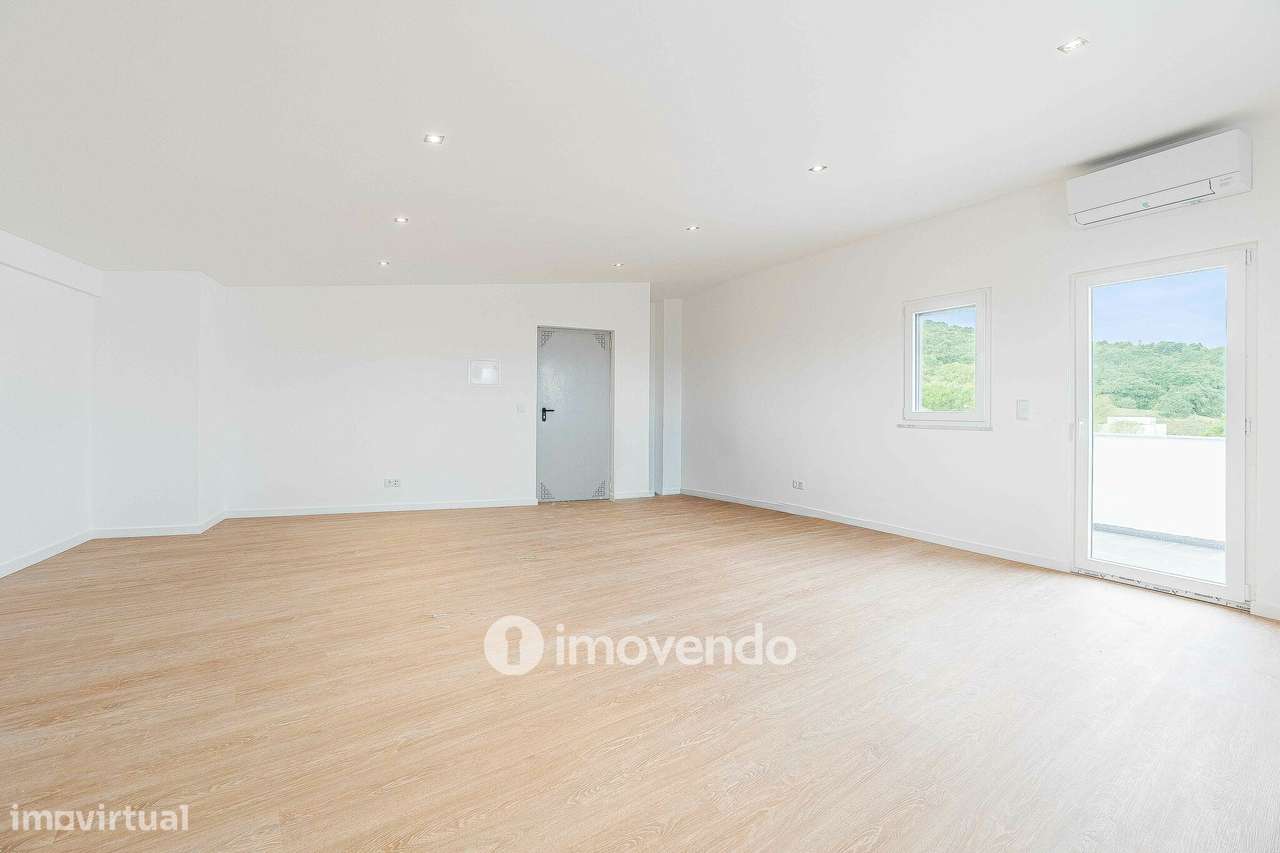 Apartamento T3 Duplex novo, com terraço e garagem, em Loures-9