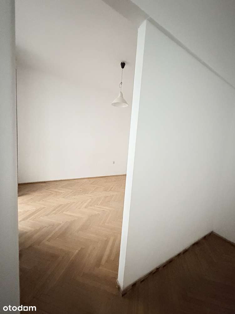 Okazja inwestycyjna:Kawalerka z osobną sypialnią i BALKONEM# KAMIENICA-8