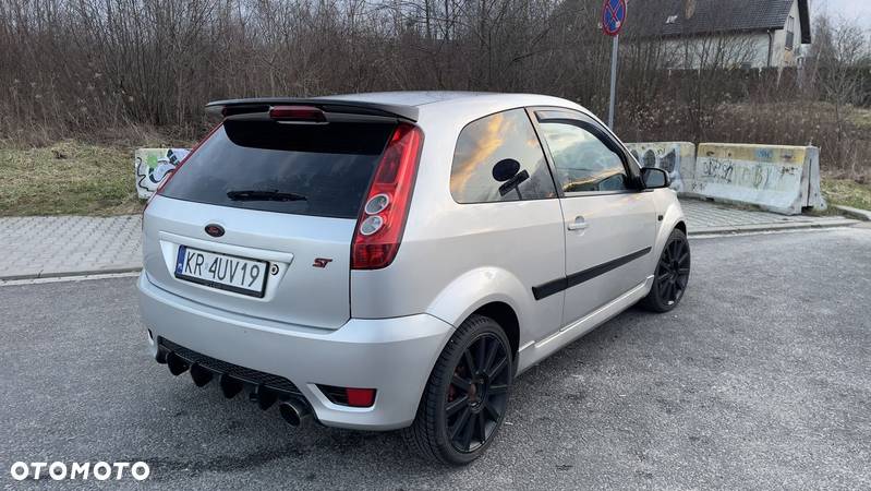 Ford Fiesta 2.0 ST - 3