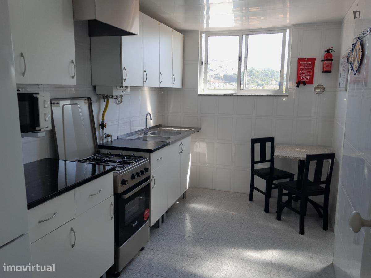 Quarto - localizado em Baixa de Santa Clara Coimbra - Grande imagem: 5/10