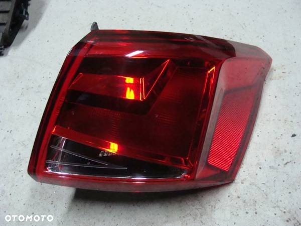 SEAT ARONA 17r- LAMPA TYLNA TYŁ ZEWNĘTRZNA PRAWA 6F9945096B - 1