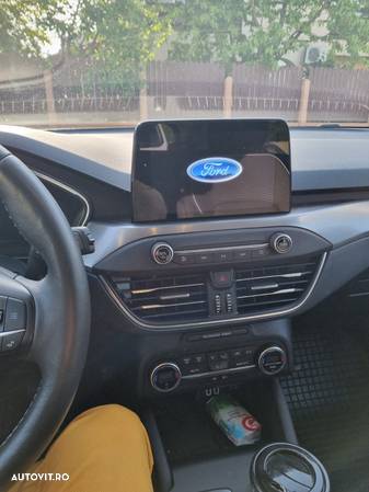 Ford Focus Turnier 1.5 EcoBlue Start-Stopp-System Aut. ST-LINE DESIGN - 6