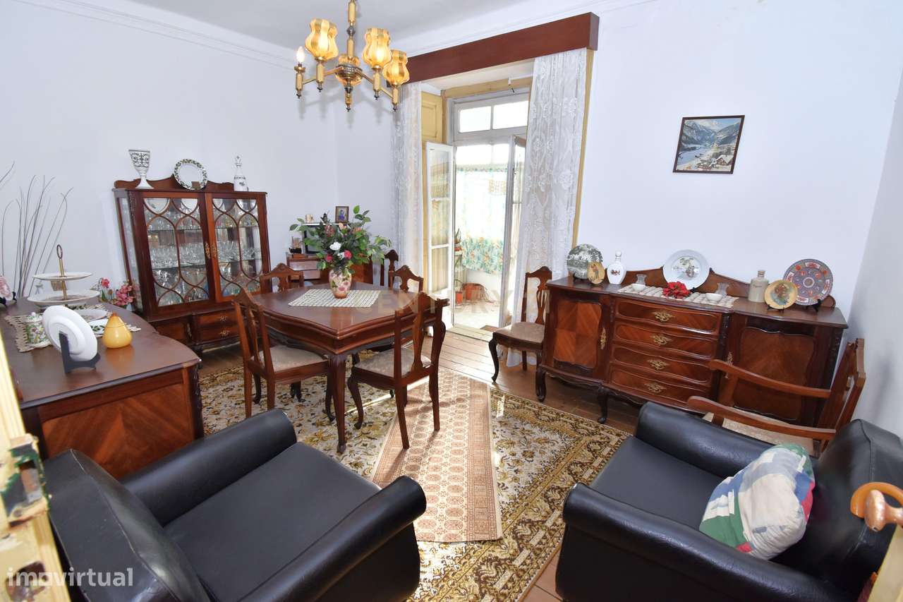 Apartamento T4 para remodelação no centro de Lisboa | Largo Mendonça e - Grande imagem: 4/28