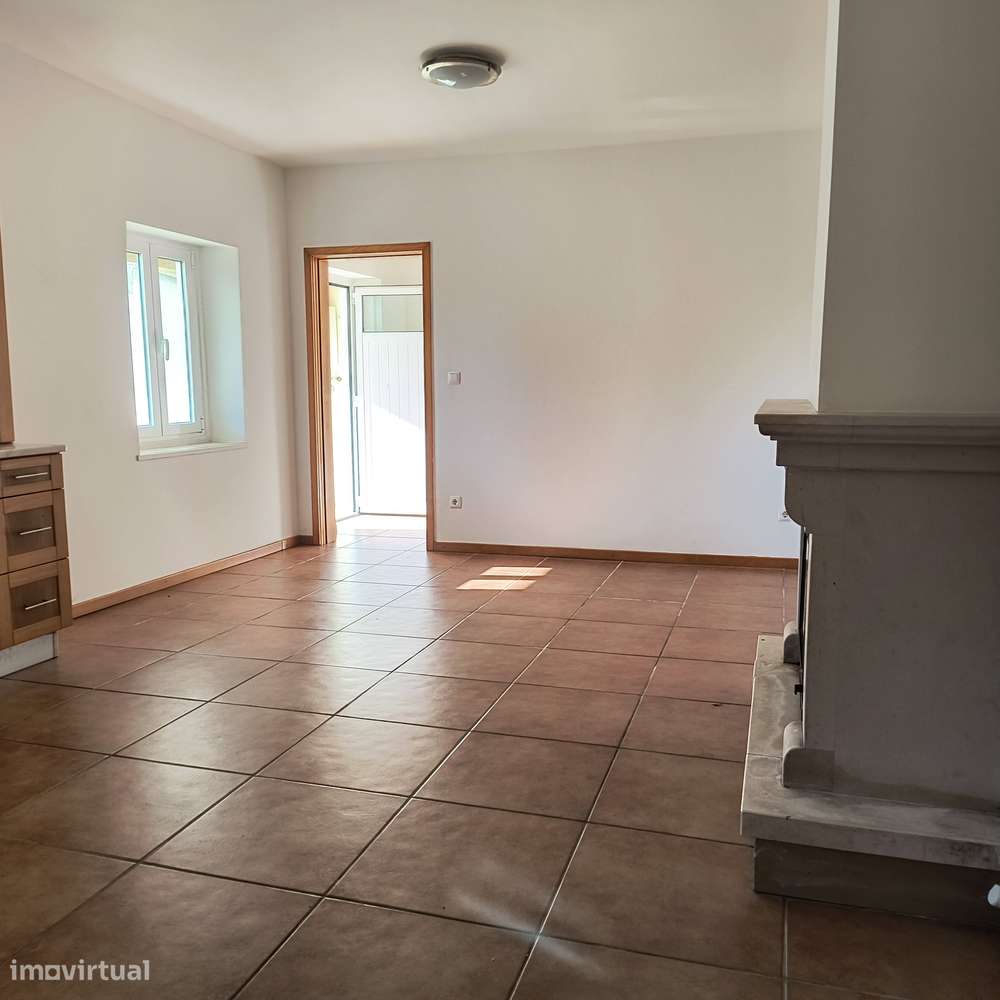 Moradia T3 com Jardim e Garagem em Febres - Grande imagem: 4/23