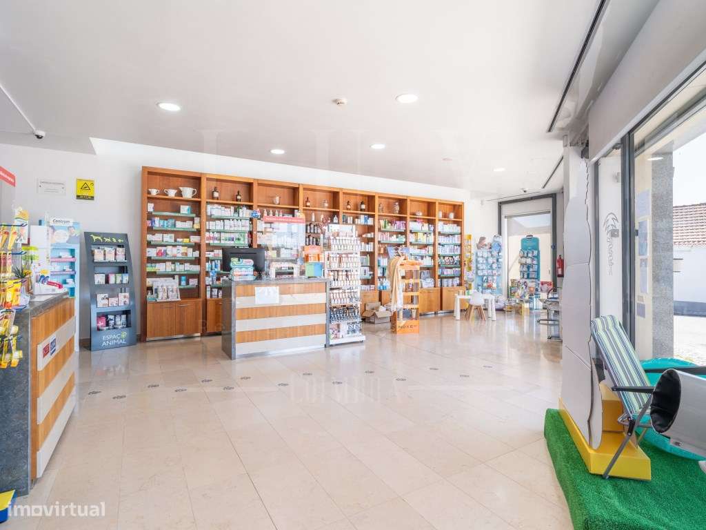 Loja + Apartamento T2 | Vila Nova de Anços, Soure - Grande imagem: 3/25