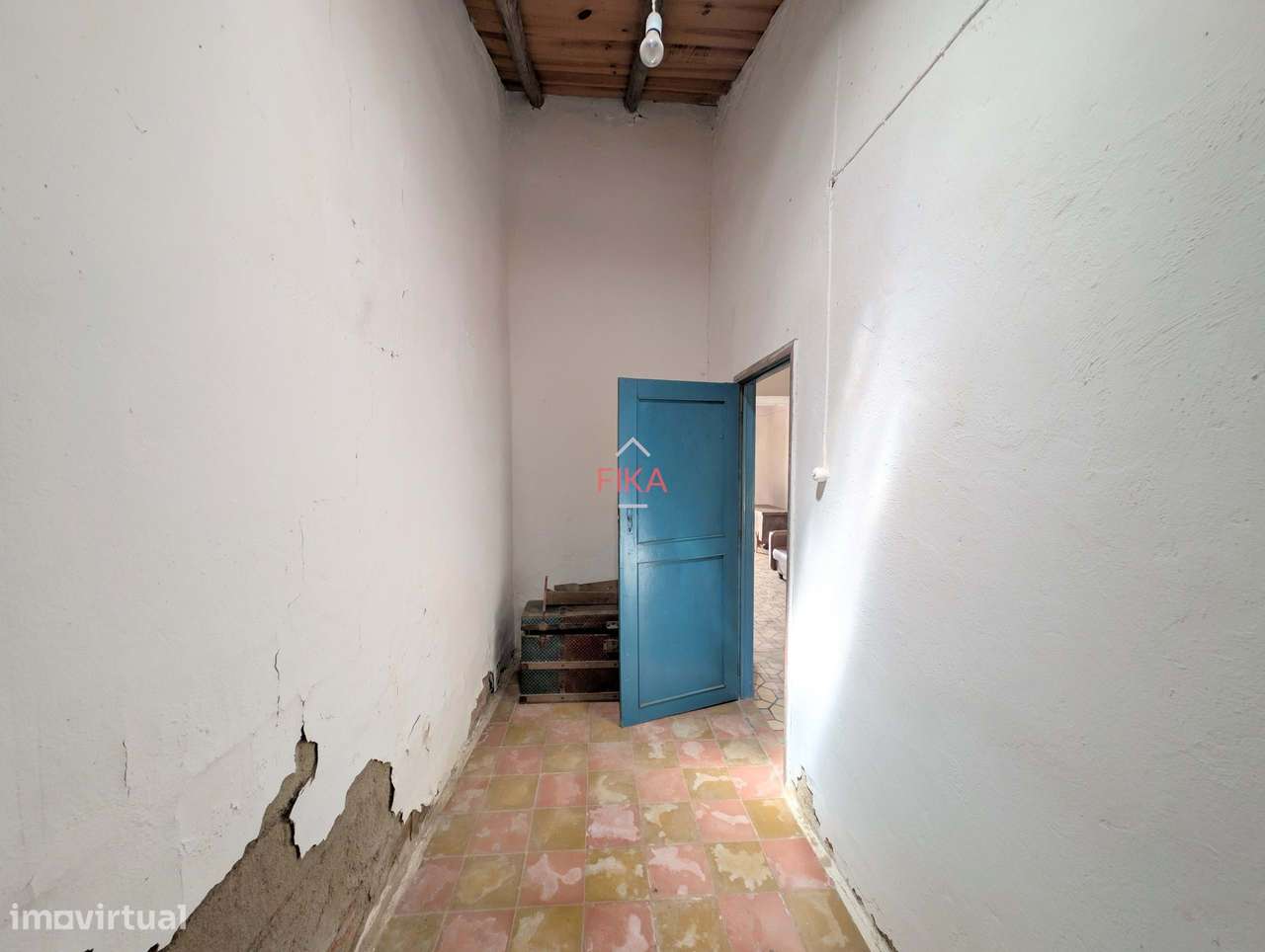 Moradia T3 para recuperação total com 679m2 de terreno-15