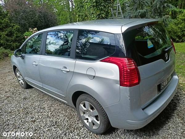 Peugeot 5008 1.6 THP Premium - 9