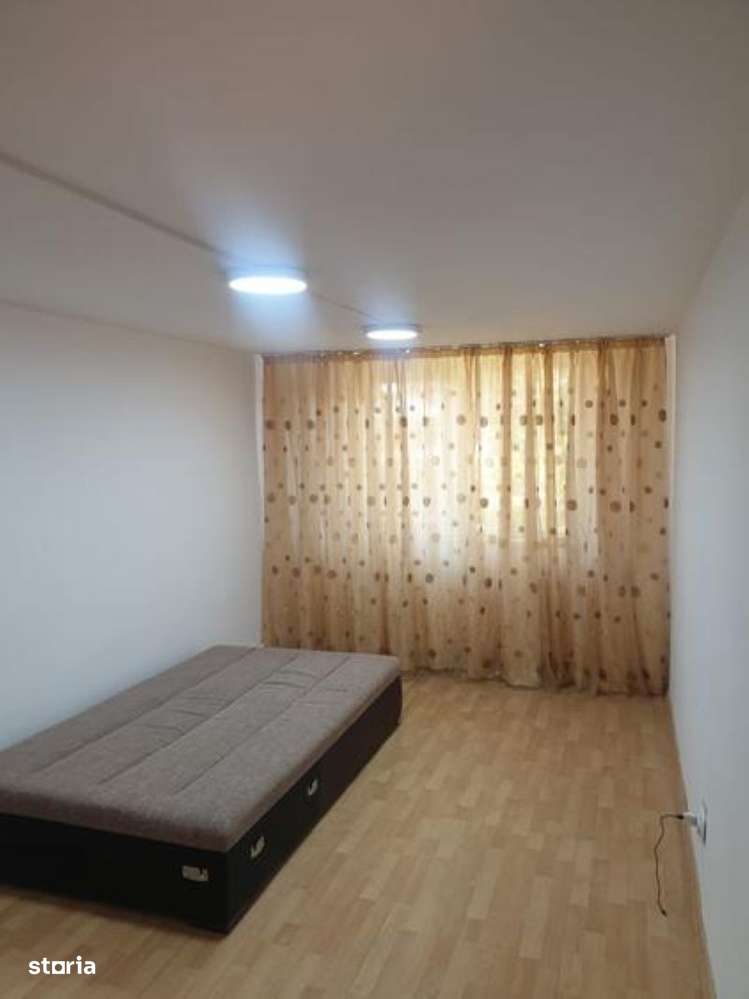 Vila P+1+M de vanzare in localitatea Lazu-12