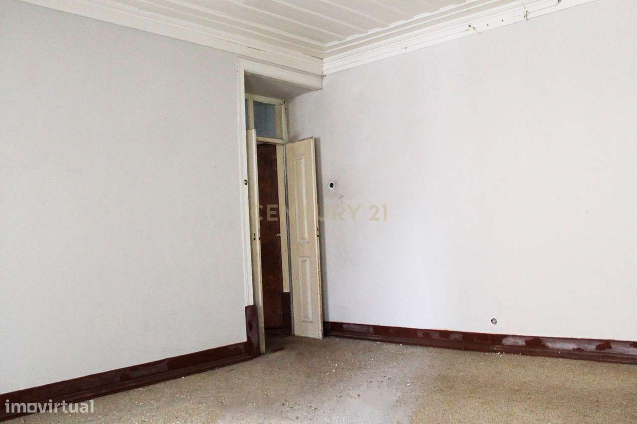 Moradia em Zona Histórica com Projeto aprovado para Prédio em Pombal - Grande imagem: 5/28
