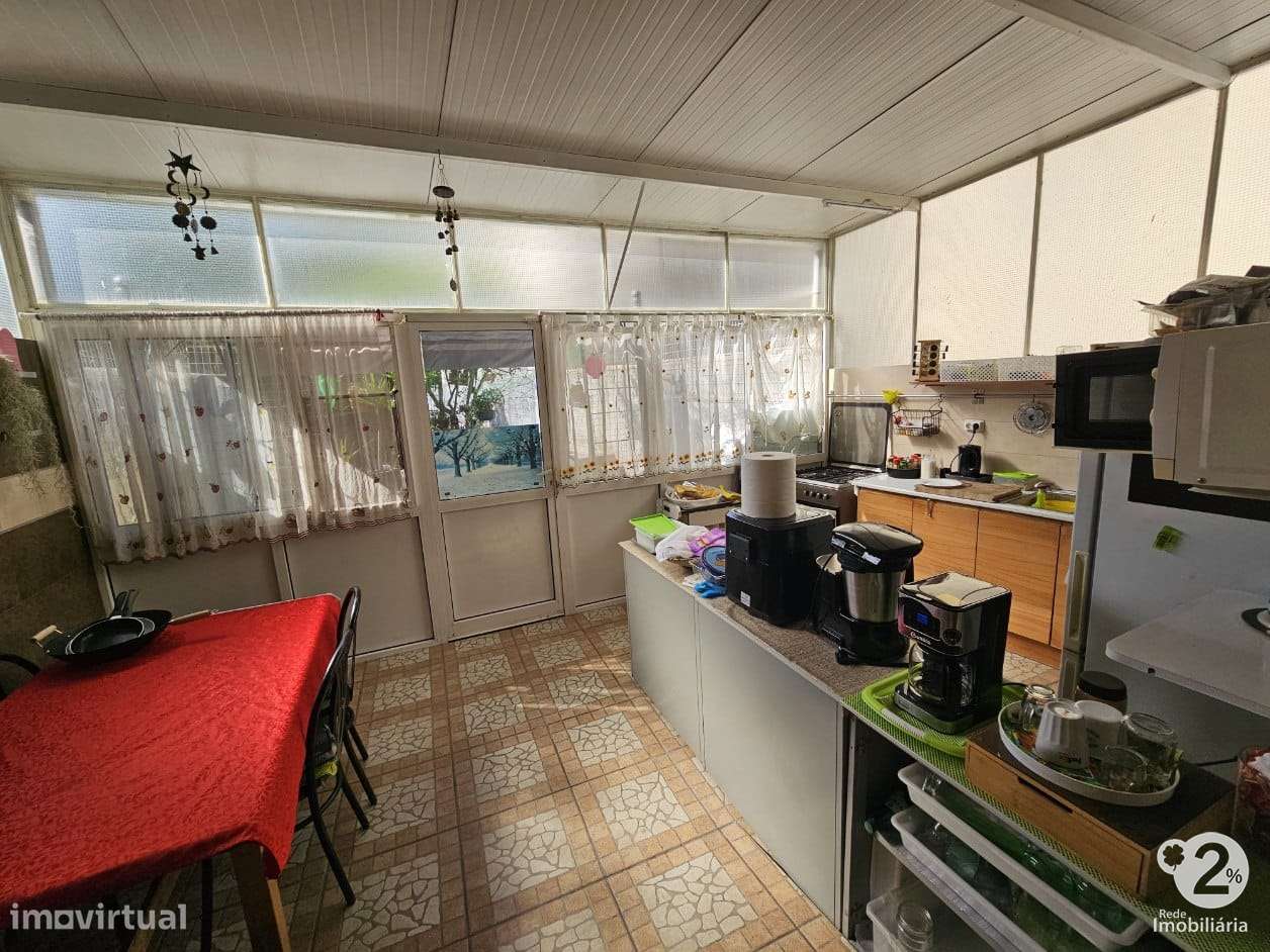 Prédio em propriedade total na Rua Costa Cabral - Porto-21