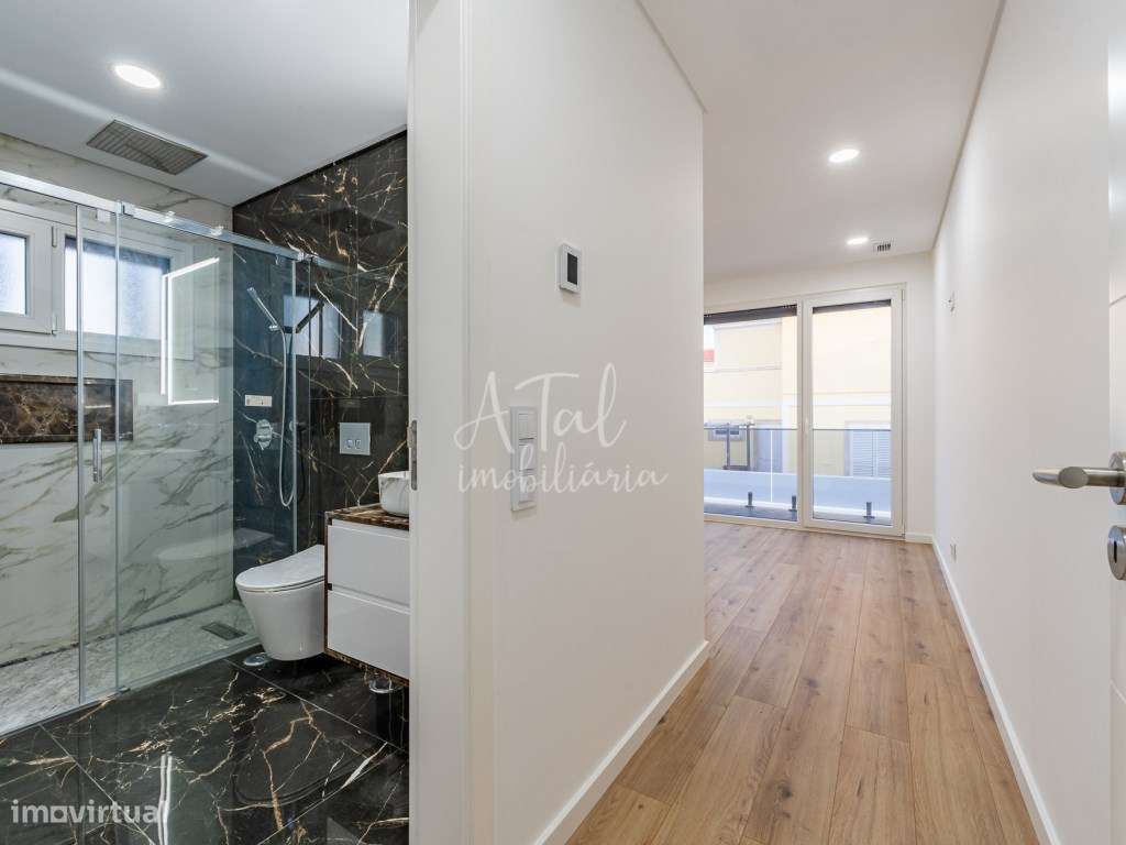 Moradia V4 com piscina em Azeitão-53