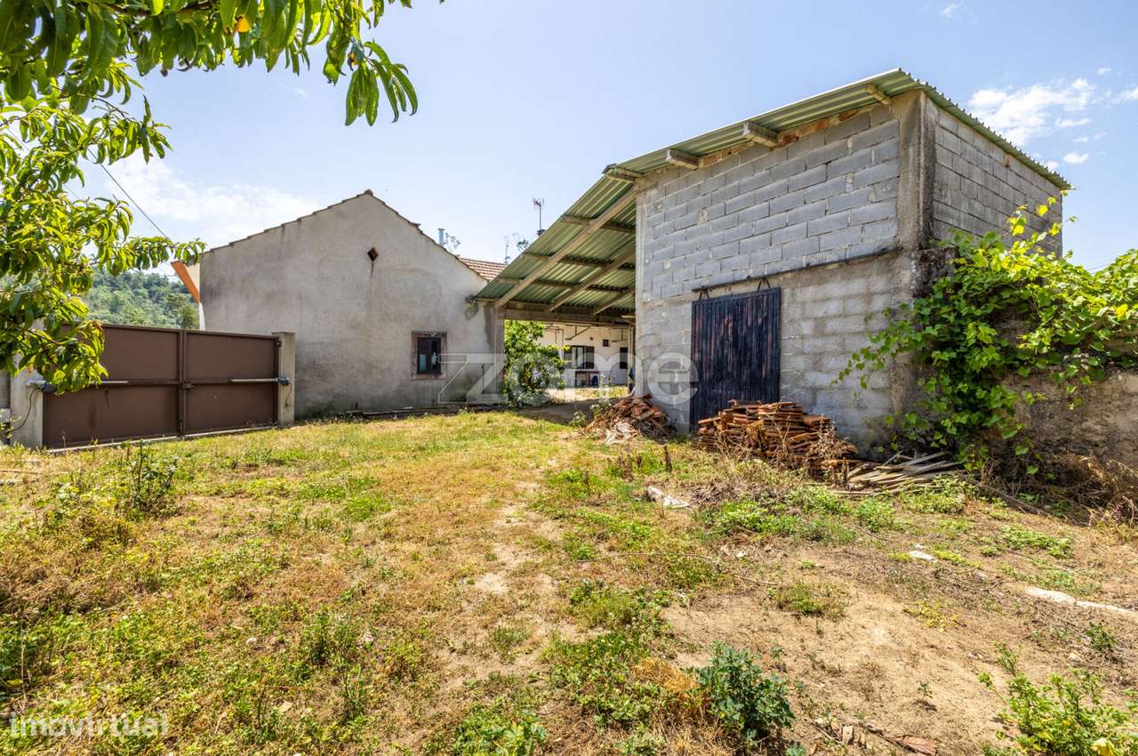 Moradia T2 com Sótão e Anexo Convertíveis Gondemaria-26
