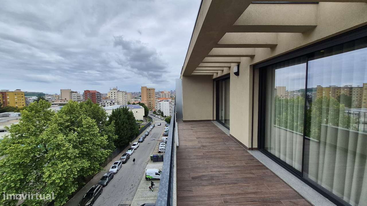 T3 Recuado no último piso, com terraço de 77,35m2 e garagem fechada-10