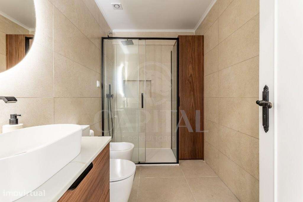 T2 Remodelado e com Varanda em Massamá - Grande imagem: 4/21