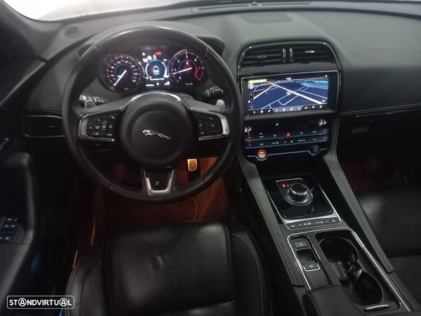 Jaguar F-Pace 2.0 i4D R-Sport Aut. - 13