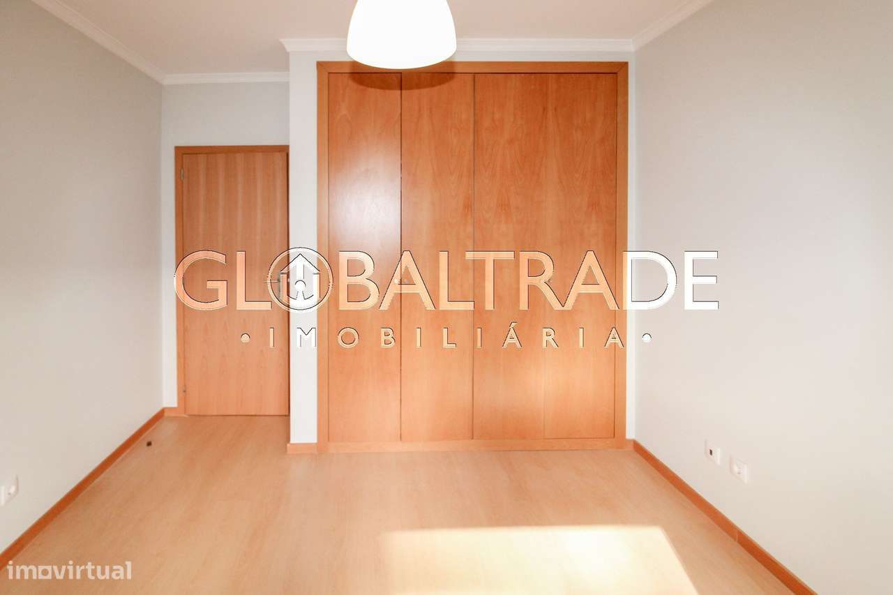Apartamento T2 com Terraço em Baguim do Monte-19