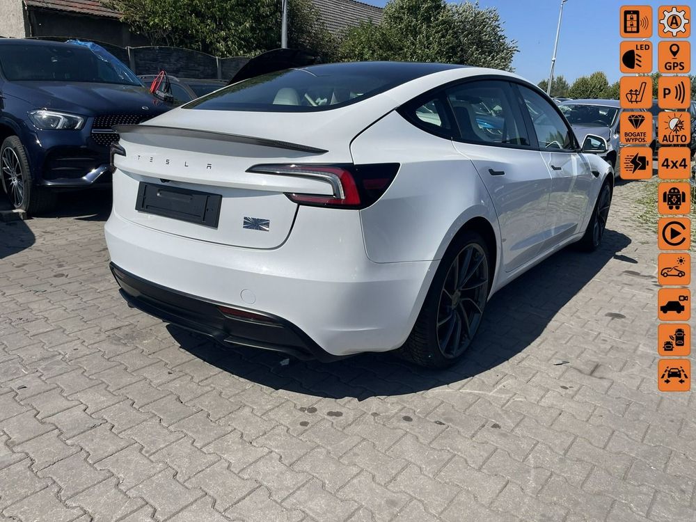 Tesla Model 3 2025
