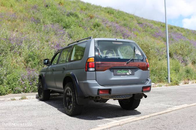 Mitsubishi Pajero Sport 2.5 TD GLS - 25