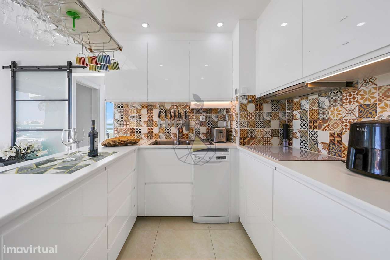 Magnifico Apartamento T1 Renovado Torre Verde 3 Castelos  - Praia da R - Grande imagem: 3/47