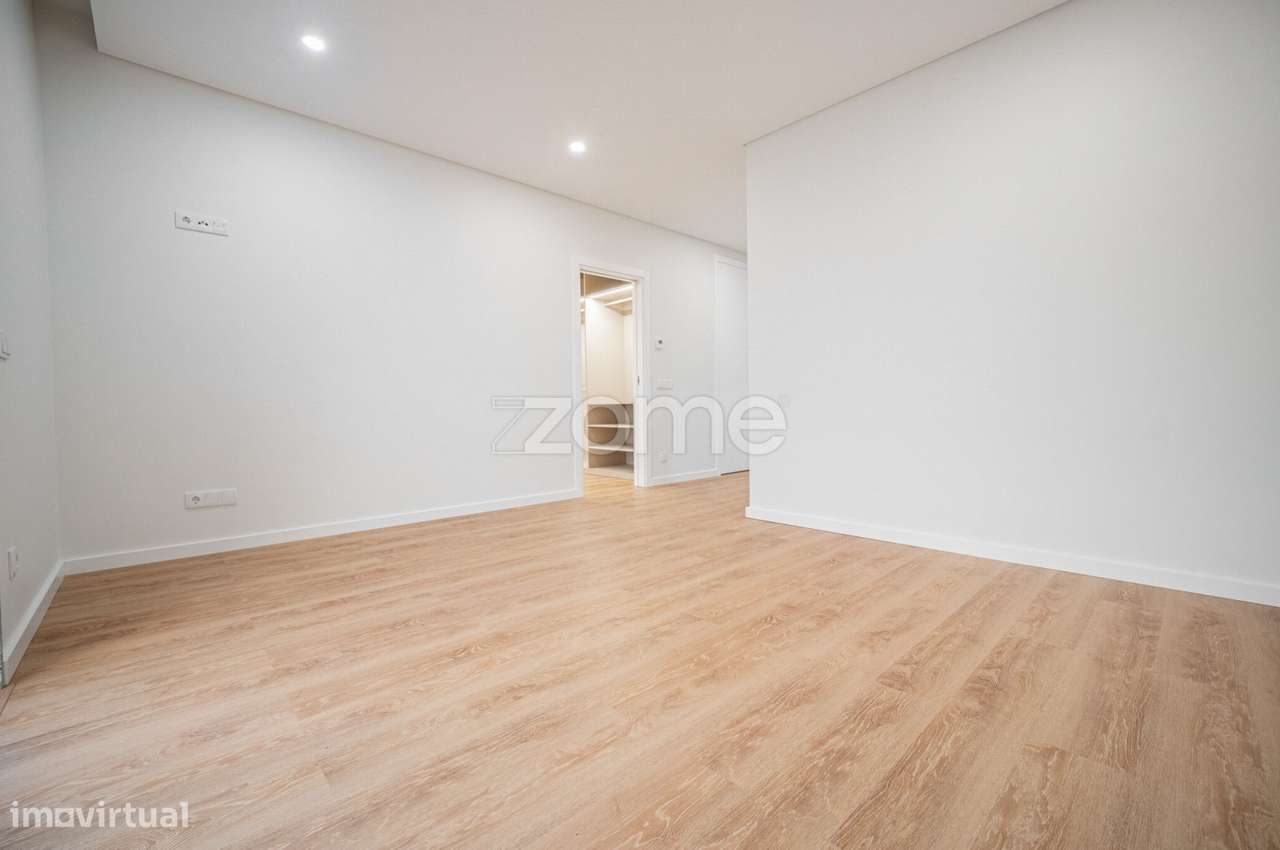 Moradia T3 com 6 assoalhadas, nova, no Alto dos Gaios - Estoril-14