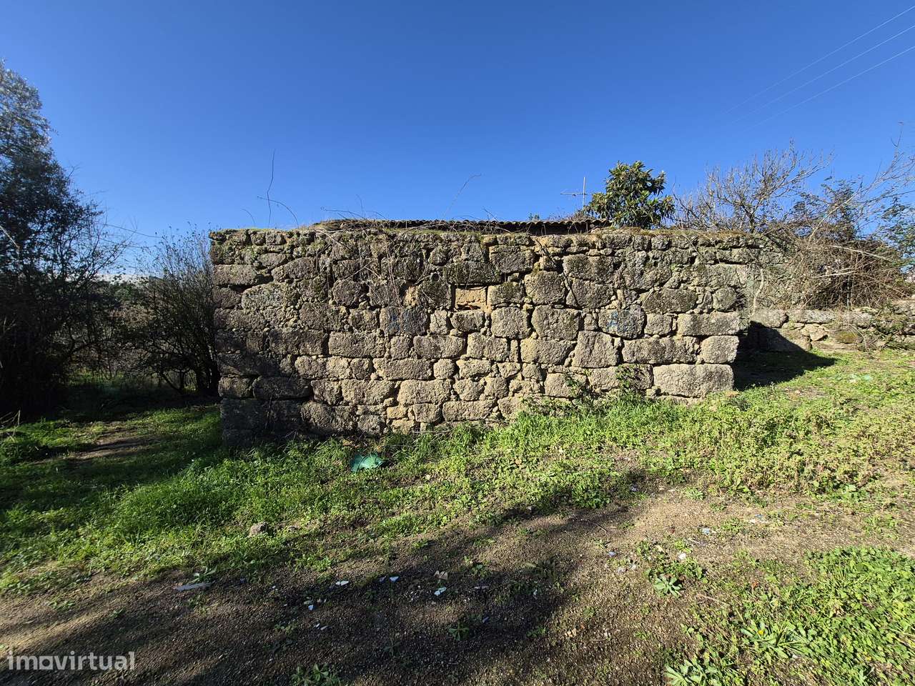 Casa em ruinas para reabilitar + terrenos adjacentes - Grande imagem: 4/8