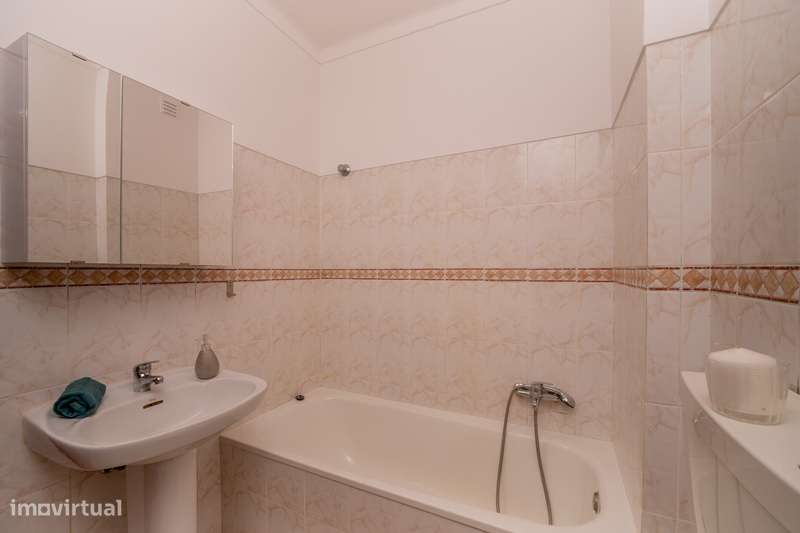 T1 próximo à CUF - Varanda e Estacionamento!-12