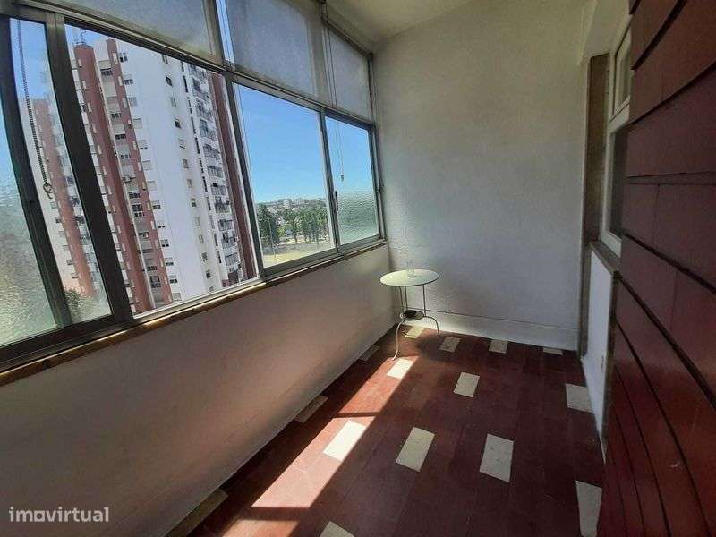 Apartamento Mobilado, 3 ass, Moscavide, Central Transportes e Comércio - Grande imagem: 5/12