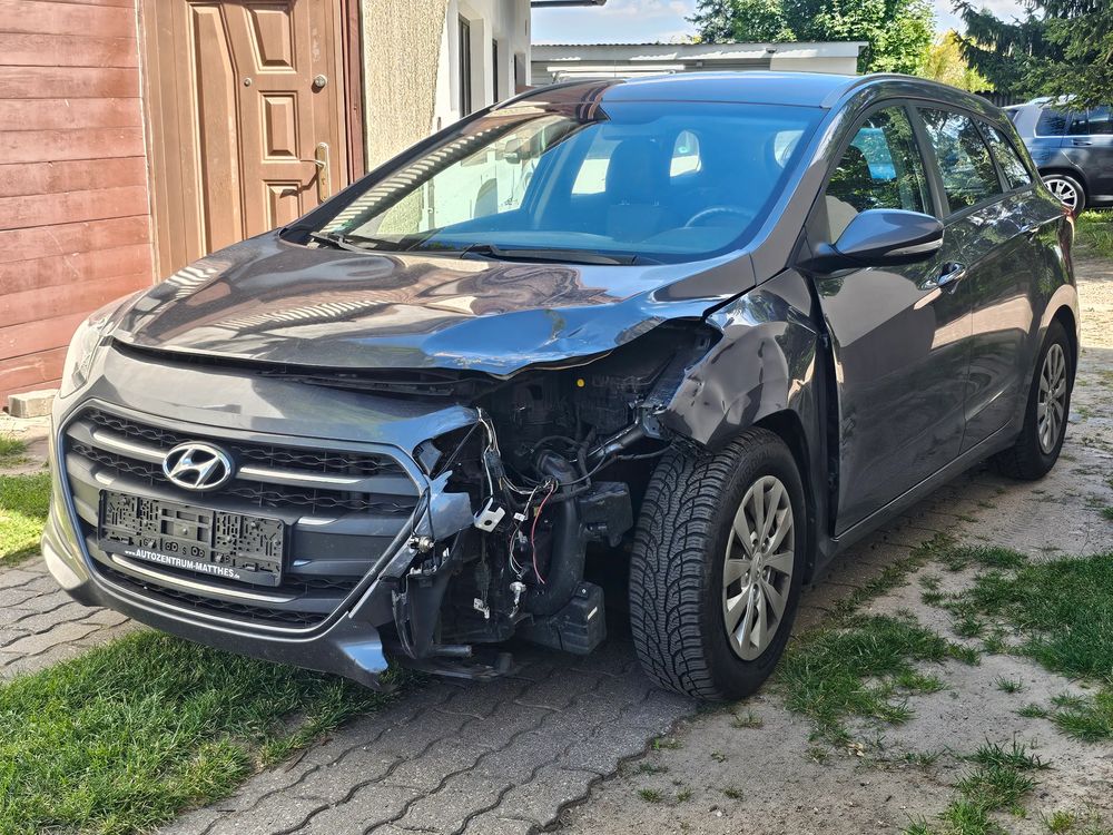 Hyundai i30 II (2012-2017) blue Kombi 1.6 CRDi Classic 2015
