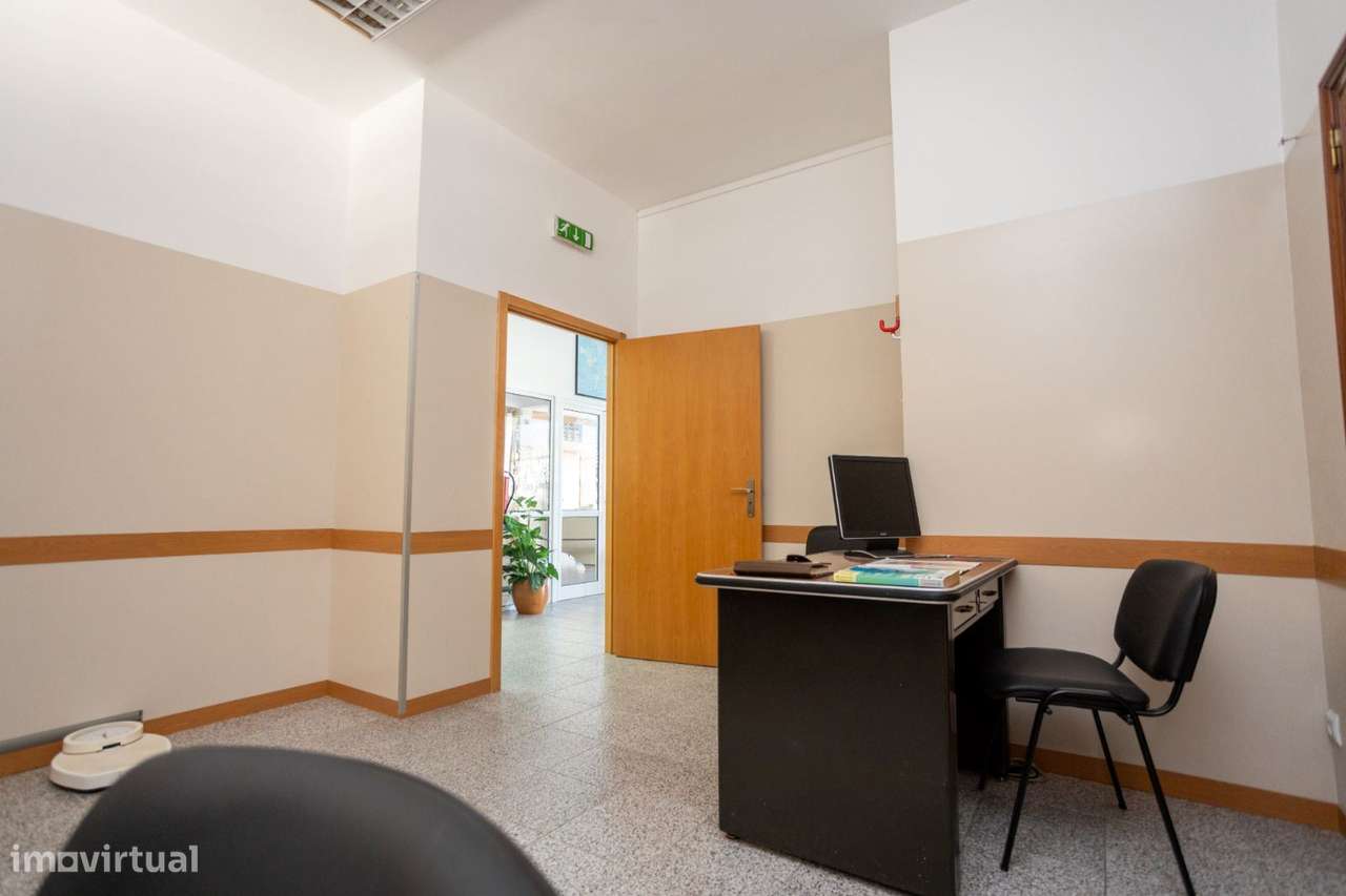 Espaço comercial para arrendamento - Grande imagem: 4/8