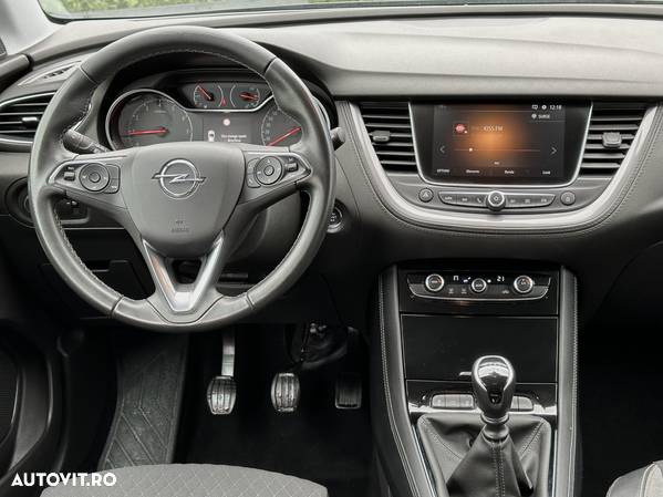 Opel Grandland X 1.2 Turbo START/STOP Business Edition - 6