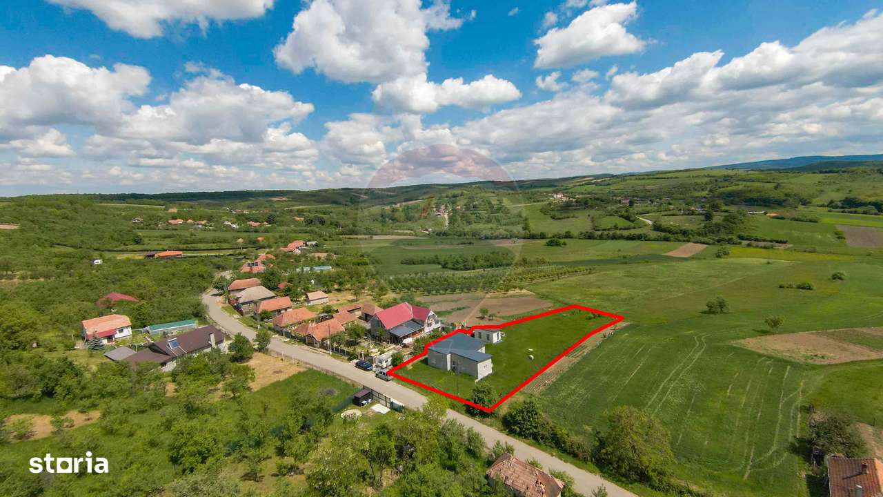 Casă cu 3 camere, anexă și 2042 mp teren de vânzare, în Calea Mare - Imagine principală: 2/16