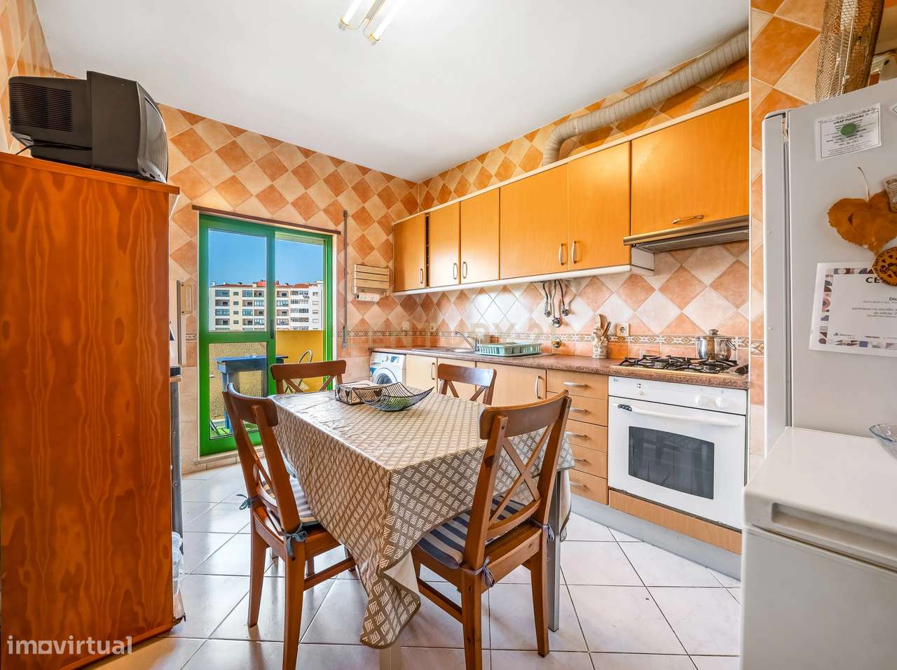 Apartamento T3 com Lugar de Garagem e Arrecadação-13