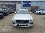 Volvo XC 60 B4 MHEV AT8 AWD Momentum Pro - 4