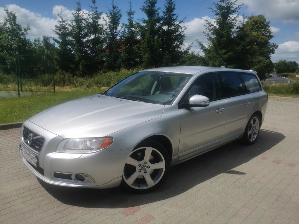 Volvo V70 III D3 R-Design 2011