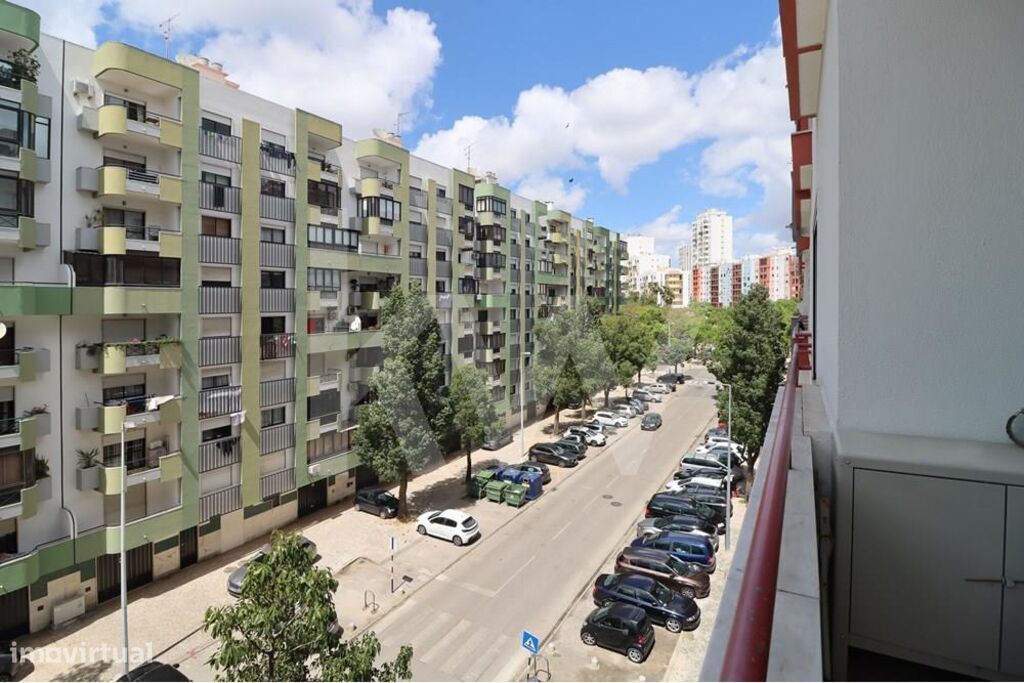 Excelente Apartamento T3 Totalmente Remodelado em Almada | Pragal