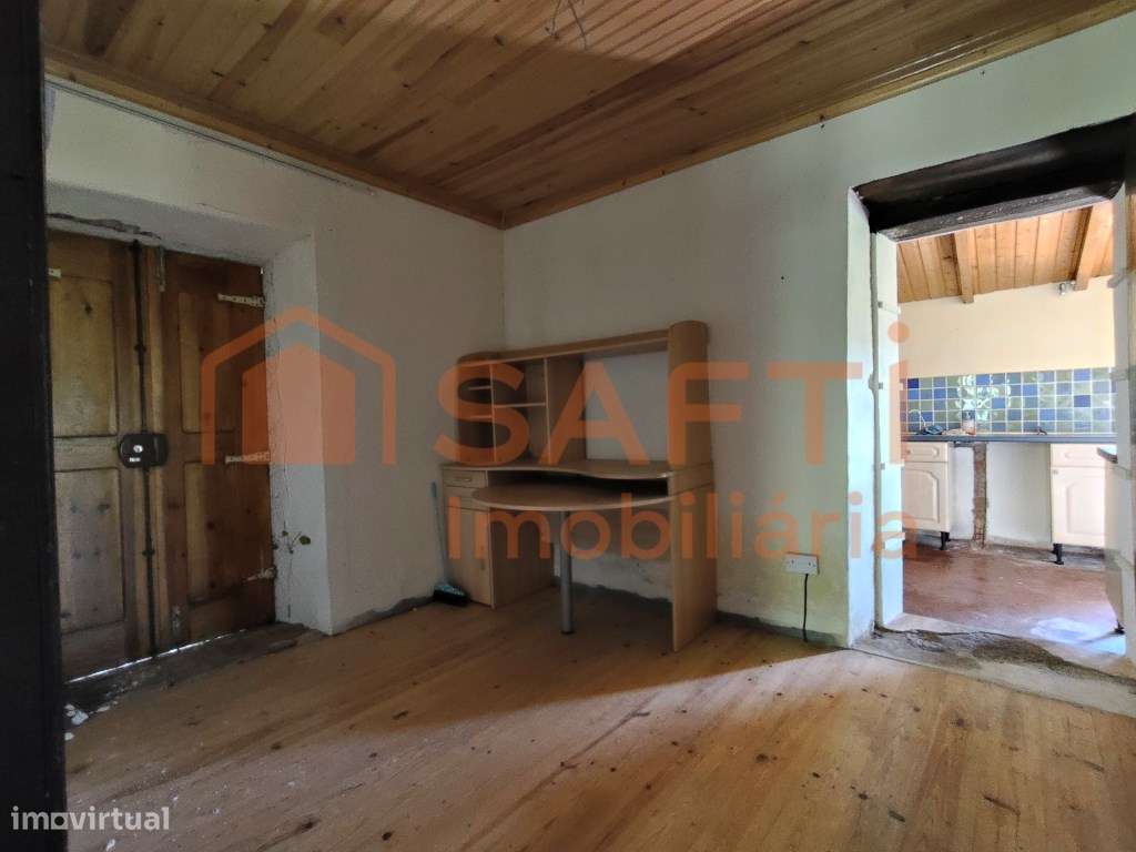 MORADIA T2 COM ANEXOS, POÇO, TANQUE DE REGA E E TERRENO DE CULTIVO.-11
