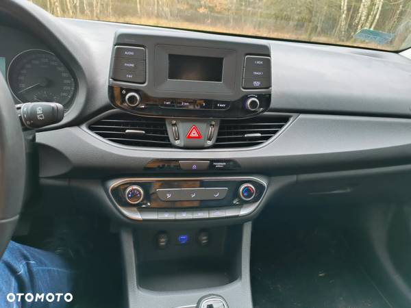 Hyundai I30 1.5 DPI Classic + - 10