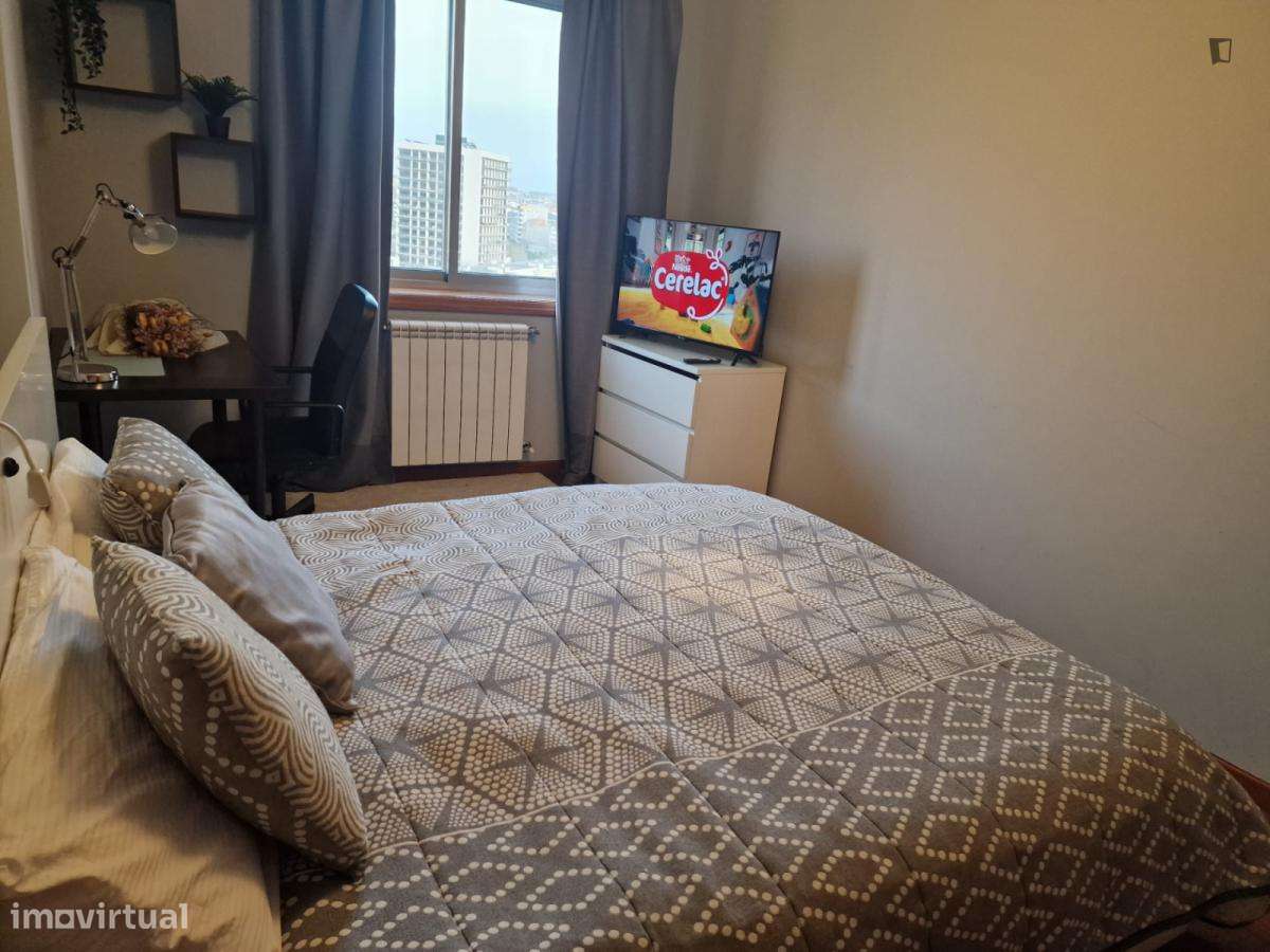 Quarto - localizado em Aveiro - Grande imagem: 3/9