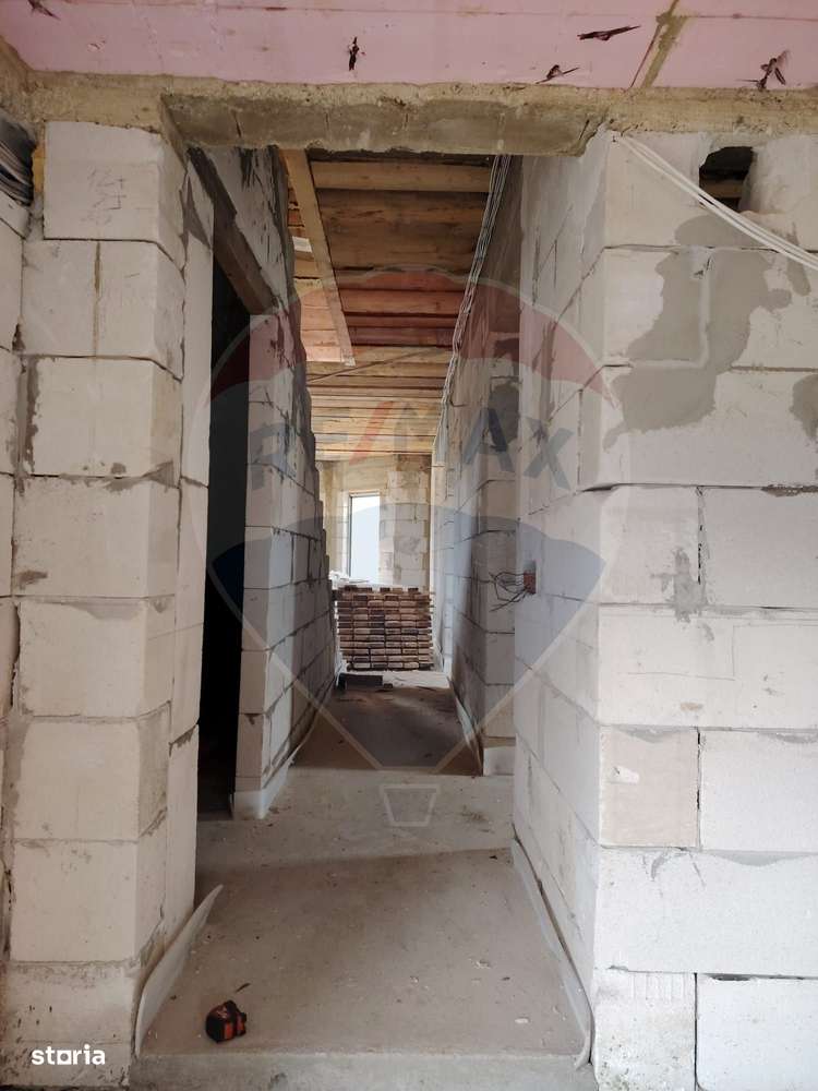 Casă / Vilă cu 8 camere de vânzare-7