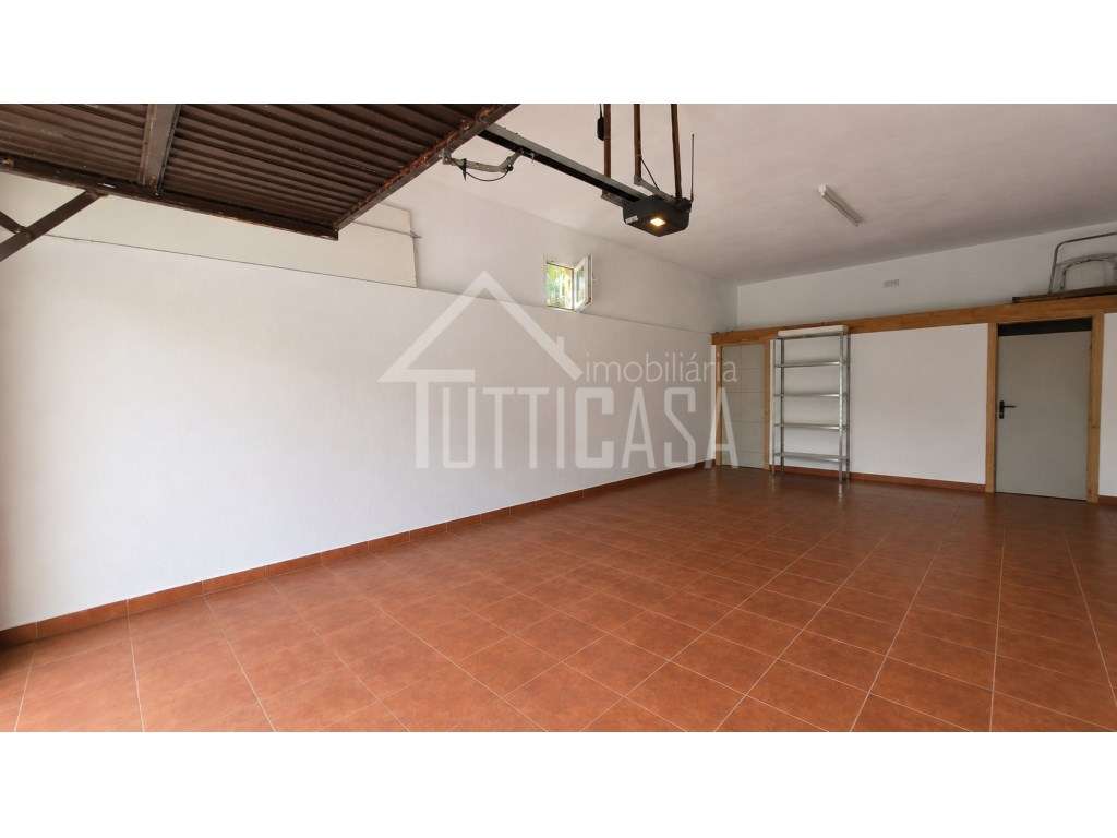 Moradia T2+2 com Jardim, Garagem e Total Privacidade-34