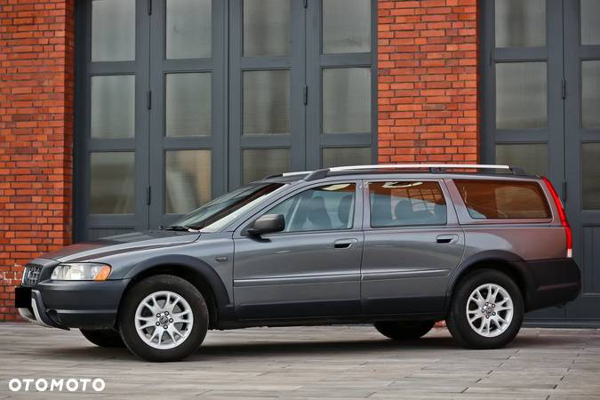 Volvo XC 70 2.4D5 AWD Momentum - 9