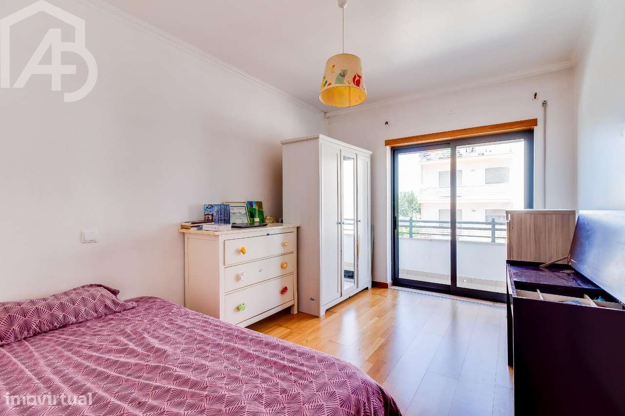 Apartamento T3 com garagem  – Vale da Cabrita, Leiria-13