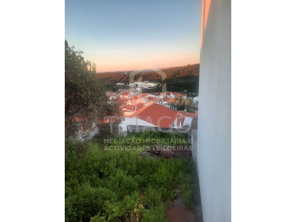 Casa para recuperar no Centro da Vila de Barrancos - Grande imagem: 3/10