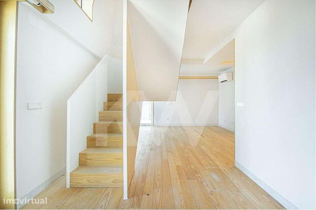 Apartamento T1 Duplex com varanda Privativa e vista desafogada para o - Grande imagem: 5/19