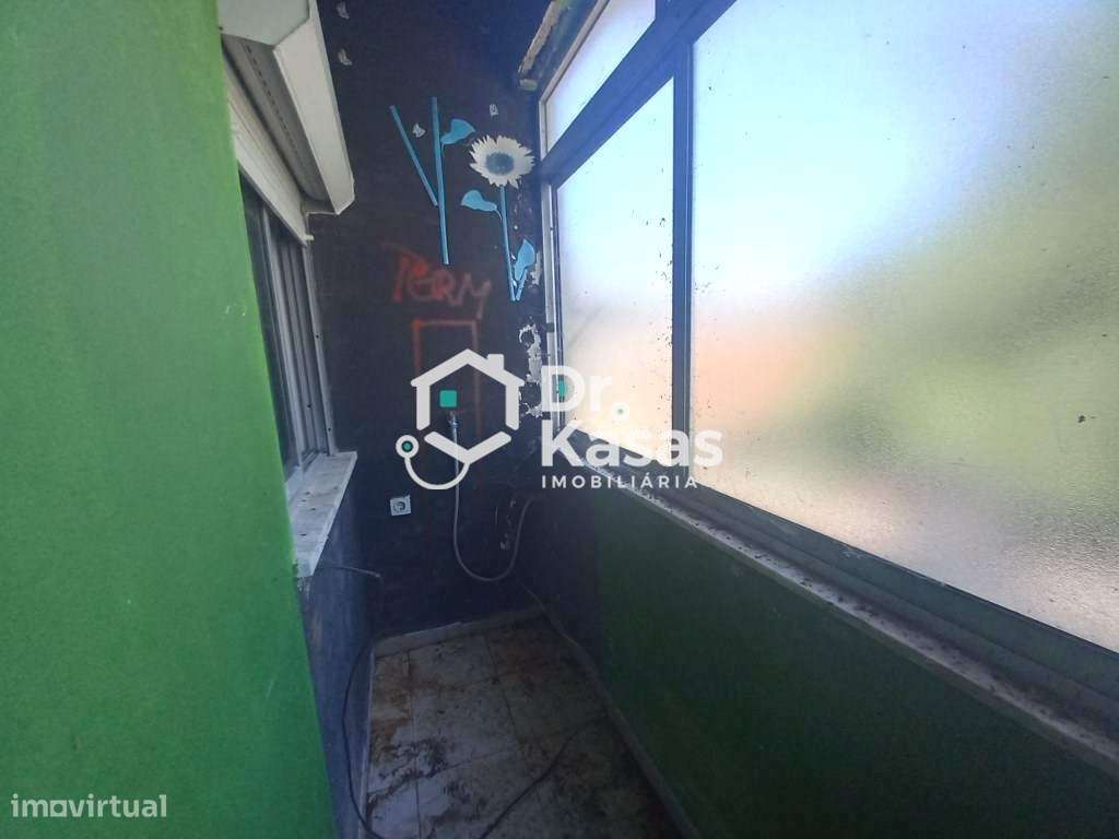 Apartamento T1 renovado na Baixa da Banheira-11